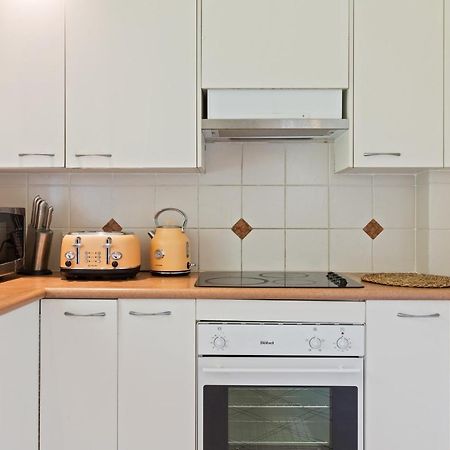 Treetops Lakeside Apartments Teluk Byron Bagian luar foto