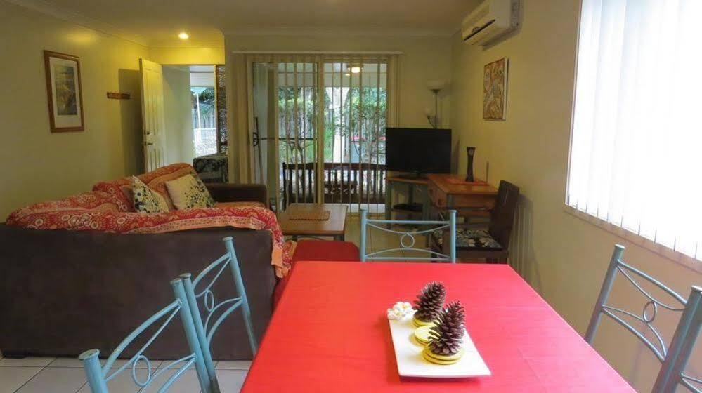 Treetops Lakeside Apartments Teluk Byron Bagian luar foto